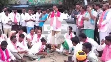 మఖ్తల్: మక్తల్ లో రైతుల కోసం బిఆర్ఎస్ పార్టీ ఆధ్వర్యంలో నిరసన కార్యక్రమం