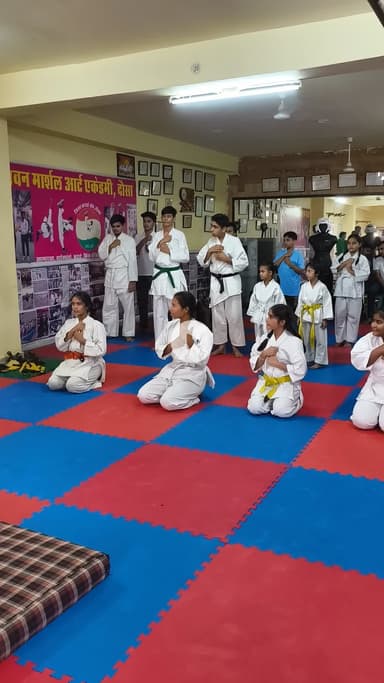 क्रॉस चैंपियनशिप के प्रैक्टिस करते हुए