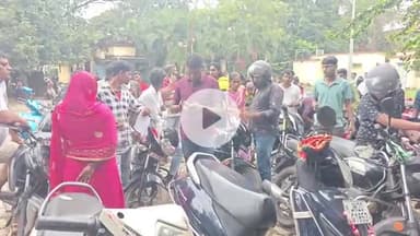 सिमडेगा: सिमडेगा में वाहन जांच अभियान, बिना हेलमेट और अधूरे कागजात पर हुआ चालान