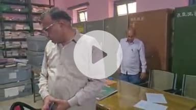 झांसी: झांसी में पंचायत चुनाव की वोटर लिस्ट में 1 लाख 75 हजार डुप्लीकेट वोटर पाए गए, सत्यापन की कार्यवाही शुरू