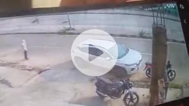 सिराथू: गुलामीपुर में हाईवे पर बाइक एक्सीडेंट को देखकर तेज रफ्तार ट्रैक्टर ने इमरजेंसी ब्रेक लिया, ट्रैक्टर पलटा