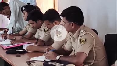 समस्तीपुर: अनुमंडल कार्यालय में दुर्गा पूजा को लेकर शांति समिति की बैठक, अनुमंडल पदाधिकारी ने की अध्यक्षता