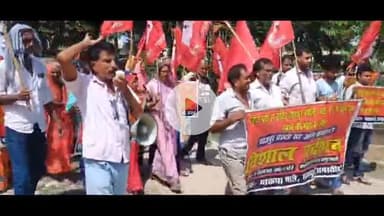 समस्तीपुर: शाहपुर बघौनी वार्ड 6-7 दलित महादलित बस्ती में पहुंच पथ की मांग को लेकर ताजपुर प्रखंड कार्यालय पर प्रदर्शन