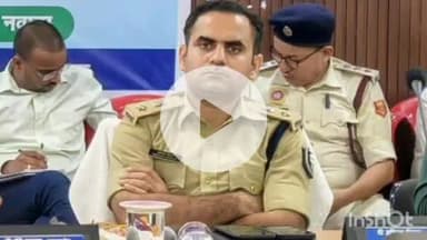 नवादा: समाहरणालय के डीआरडीए सभागार में पुलिस अधीक्षक ने कहा, दुर्गा पूजा के दौरान सोशल मीडिया की होगी मॉनिटरिंग