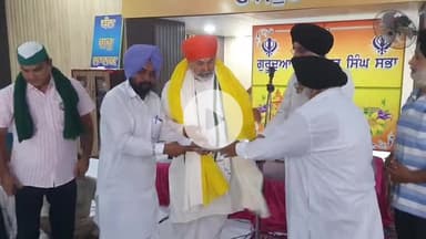 रामपुर: किसान नेता राकेश टिकैत रामपुर के गुरुद्वारे पहुंचे, माथा टेककर आशीर्वाद लिया और आजम खान को दी सलाह