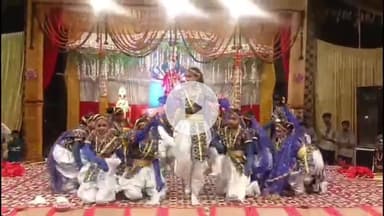 शाहबाद: दिलेर गंज स्थित नवदुर्गा पूजन पंडाल में भक्ति गीतों की धूम रही