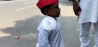 पटना ग्रामीण: लालू प्रसाद यादव और तेजस्वी यादव से मिलने राबड़ी आवास पहुंचे डेढ़ फुट के चांद बाबू