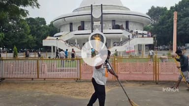 महू छावनी परिषद ने बाबासाहेब अंबेडकर जन्म स्थिति और गांधी चौक पर चलाया स्वच्छता श्रमदान कार्यक्रम