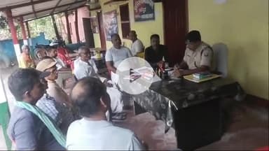 कुमारखंड: सीएचसी में स्वच्छता ही सेवा कार्यक्रम के तहत स्वास्थ्य कैम्प में स्वच्छता कर्मी का स्वास्थ्य जांच