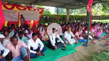 घाघरा: घाघरा ब्लॉक परिसर में भ्रष्टाचार विरोधी मंच के बैनर तले सांकेतिक धरना, झानद के केंद्रीय संयोजक हुए शामिल