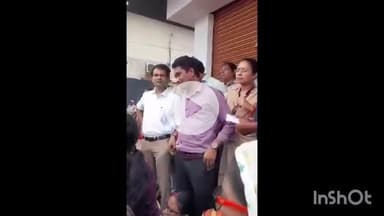 दुर्ग: भिलाई में शराब भट्टी खोलने के नाम पर बावल खुर्सीपार थाना के सामने शराब दुकान खोलने के विरोध में महिलाएं सड़क पर उतरीं