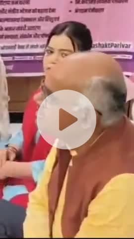 कानपुर: गुप्तार घाट स्थित आयुष्मान भारत नगरीय हेल्थ एवं वेलनेस सेंटर में महिलाओं ने डीएम के साथ चौपाल नुमा अंदाज में की बैठक