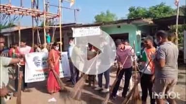 करपी: स्वच्छता ही सेवा कार्यक्रम के तहत बीडीओ ने गुरुवार को बस स्टैंड में चलाया स्वच्छता अभियान