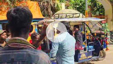 बेगूसराय: बेगूसराय के हड़ताली चौक पर दो रिक्शा चालकों में जमकर मारपीट, मची अफरा-तफरी