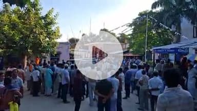 सुपौल: सुपौल डीएम ने सुपौल निबंधन कार्यालय का औचक निरीक्षण किया