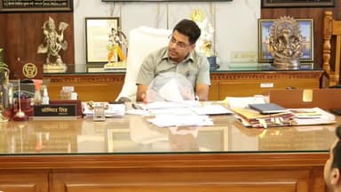 रामपुर: गुरुवार को केम्प कार्यालय पर डीएम की अध्यक्षता में 'विकसित उत्तर प्रदेश विजन 2047' अभियान की समीक्षा आयोजित की गई