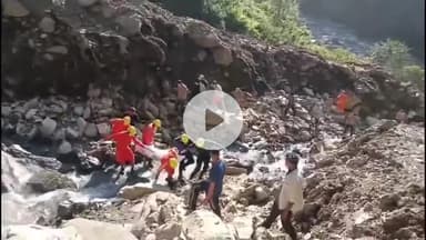 घाट: नंदानगर के आपदा प्रभावित क्षेत्र में रेस्क्यू अभियान हुआ पूरा, प्रशासन की तत्परता से सभी लापता लोगों की खोज हुई पूरी