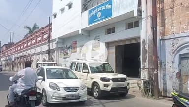 रामपुर: मिशन शक्ति के तहत राजकीय खुर्शीद इंटर कॉलेज में पुलिस अधीक्षक ने छात्राओं को साइबर क्राइम से बचने के लिए किया जागरूक