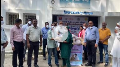 लोहरदगा: टीबी मुक्त भारत अभियान: मरीजों को मिली पोषण टोकरी