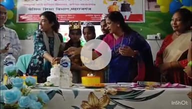 फरेंदा: कस्तूरबा गांधी बालिका विद्यालय फरेंदा में केक काटकर मनाया गया मीना दिवस
