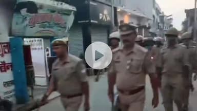 शाहबाद: नगर के प्रमुख मार्गों से सुरक्षा की दृष्टि से पुलिस ने किया फ्लैग मार्च