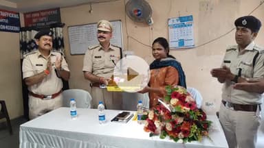 कोडरमा: तिलैया थाना में आहातू थाना प्रभारी को पुलिस अधीक्षक समेत अन्य ने दी विदाई, कार्यकाल और कर्तव्यनिष्ठा की सराहना की