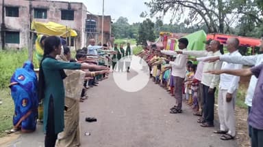 धुरकी: धुरकी खुटिया पंचायत में जनप्रतिनिधियों और ग्रामीणों ने स्वच्छता का संकल्प लिया