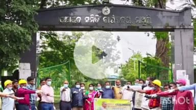 ମାଥିଲି: ମାଥିଲି ପଞ୍ଚାୟତ ସମିତି ପକ୍ଷ୍ୟରୁ ସ୍ଵଚ୍ଛତା ପକ୍ଷ ପାଳନ ଅବସରରେ ସ୍ଵଚ୍ଛ ଭାରତ କାର୍ଯ୍ୟକ୍ରମ ଅନୁଷ୍ଠିତ କରାଯାଇଛି