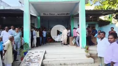 सुपौल: सुपौल रजिस्ट्री कार्यालय बना लूट का अड्डा, शिकायत पर डीएम ने किया औचक निरीक्षण, एक रंगे हाथ गिरफ्तार