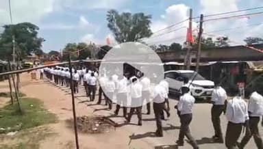 रायडीह: राष्ट्रीय स्वयं सेवक संघ रायडीह खंड के द्वारा संघ शताब्दी वर्ष के अंतर्गत पथ संचलन एवं शस्त्र पूजन संपन्न