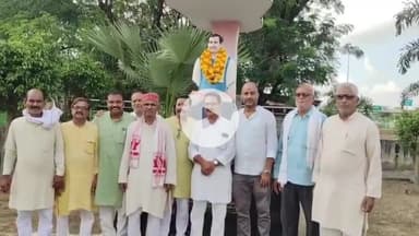 बदलापुर: बदलापुर में भाजपा कार्यकर्ताओं ने पंडित दीनदयाल उपाध्याय जयंती पर प्रतिमा पर पुष्पांजलि दी और मरीजों में मिष्ठान वितरित किया