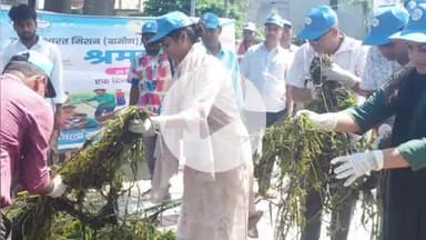 सुपौल: जिले में "स्वच्छता ही सेवा-2025" के तहत एक दिन, एक घंटा, एक साथ श्रमदान कार्यक्रम का किया गया आयोजन