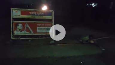 पोखराहा मेडिकल चौक के पास तेज रफ्तार बाइक दुर्घटनाग्रस्त, युवक गंभीर रूप से घायल