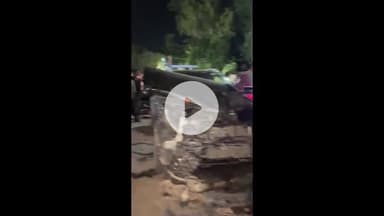 झांसी: महिला पॉलिटेक्निक के पास ओवर ब्रिज के निकट ट्रक ने दो कारों में मारी टक्कर, कार सवार बाल-बाल बचे