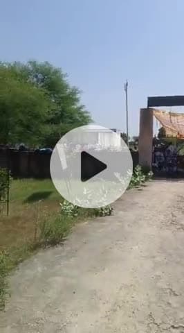 स्कूल हड़ताल में गुरुजी वृद्ध होने के करण प्रिंसिपल को ट्रांसफर कराया गया है