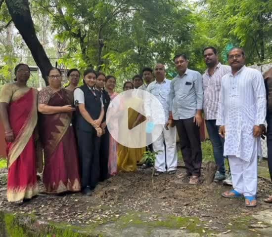 पंडित दीनदयाल उपाध्याय जयंती एवं सेवा पखवाड़ा पर दीपका,सेंट थॉमस स्कूल में लगाए गए फलदार पौधे....