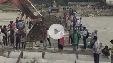 देहरादून: प्रेमनगर में क्षतिग्रस्त पुल के पास पीडब्ल्यूडी ने बनाई वैकल्पिक सड़क, दोपहिया शुरू, गुरुवार से चौपहिया वाहन भी चलेंगे