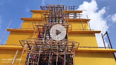 लोहरदगा: लोहरदगा महावीर चौक में रामेश्वरम मंदिर की तर्ज पर 75 फीट ऊंचा पंडाल, 18 फीट गजराज पर सवार मां दुर्गा की प्रतिमा तैयार