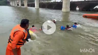 दुर्ग: शिवनाथ नदी में गुरुवार सुबह एसडीआरएफ-एनडीआरएफ की संयुक्त बाढ़ आपदा मॉकड्रिल सम्पन्न