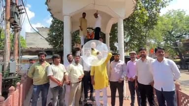 प्रतापगढ़: पंडित दीनदयाल उपाध्याय जयंती पर भाजयुमो ने स्टेशन रोड स्थित उनकी प्रतिमा पर किया माल्यार्पण