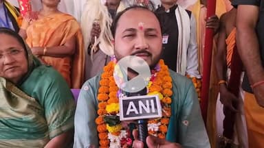 जगदलपुर: बस्तर दशहरा में सम्मिलित होने का न्यौता देने सपरिवार दंतेवाड़ा पहुंचे बस्तर महाराजा कमलचंद्र भंजदेव, दिया निमंत्रण