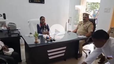 झांसी: आठवीं की छात्रा बनी एक दिन की रक्सा थाना प्रभारी, सुनी फरियादियों की समस्याएं और कराया समाधान