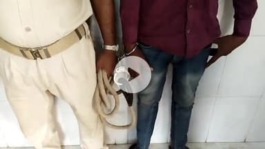 समस्तीपुर: लख्खी चौक से पुलिस ने 24 फ्रूटी के डिब्बों में विदेशी शराब के साथ एक युवक को किया गिरफ्तार