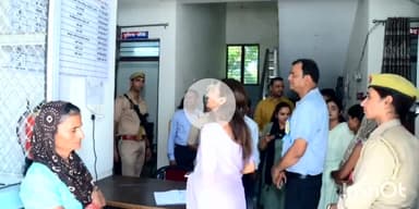 बागपत: डीएम अस्मिता लाल ने मिशन शक्ति अभियान के अंतर्गत वन स्टॉप सेंटर बागपत का किया निरीक्षण