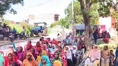 फरेंदा: ग्राम सभा महुलानी में सीओ फरेंदा की अध्यक्षता में आयोजित हुई ग्राम चौपाल