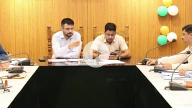 रामपुर: शुक्रवार को कलेक्ट्रेट सभागार में DM की अध्यक्षता में ईंट भट्टा संचालकों के साथ विशेष बैठक आयोजित की गई