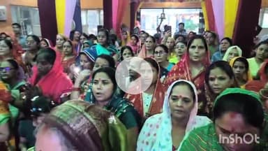 मुशहरी: मुजफ्फरपुर: गन्नीपुर स्थित वैष्णो माता मंदिर में संध्या आरती में उमड़ी महिला श्रद्धालुओं की भीड़