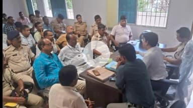 नगर नौसा: विधानसभा चुनाव को लेकर प्रखंड कार्यालय में बीडीओ ने सेक्टर पदाधिकारियों के साथ बैठक की