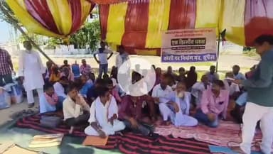 सुपौल: कोशी तटबंध के भीतर बाढ़ कटाव पीड़ितों का धरना, डीएम को सौंपी 17 सूत्रीय मांगें