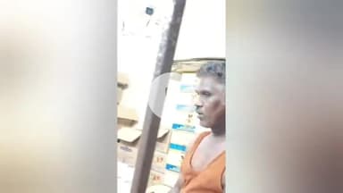 அயனாவரம்: குவாட்டருக்கு எப்படி 10 ரூபாய் அதிகமாக வாங்கலாம் - சாமியார் மடம் மது கடையில் குடிமகன் சண்டையிடும் காட்சி வைரல்